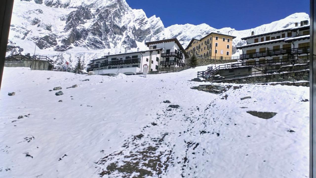 Giomein Sporting Red House Breuil-Cervinia Eksteriør bilde