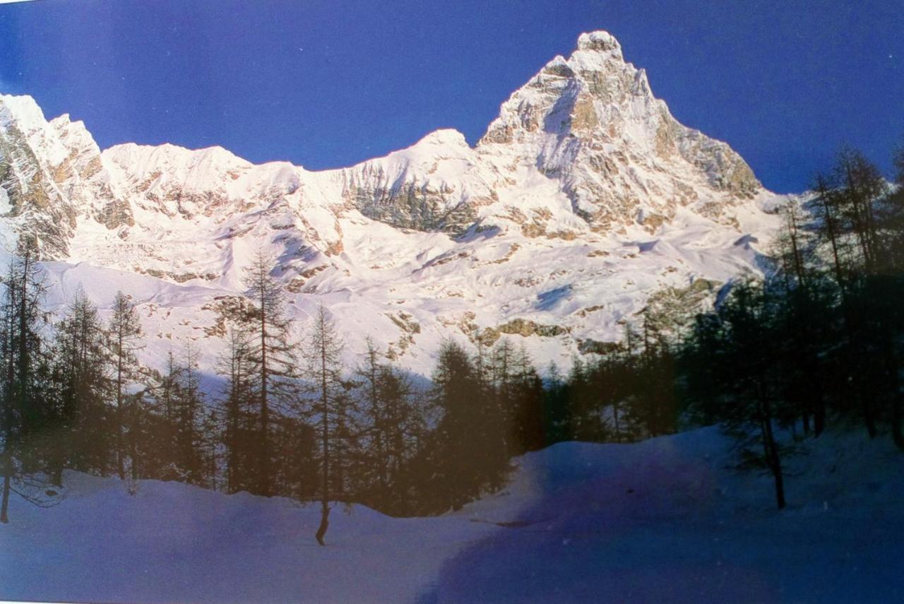 Giomein Sporting Red House Breuil-Cervinia Eksteriør bilde